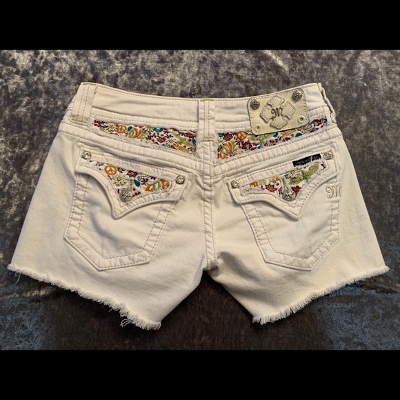 Miss Me Pants - Miss Me white denim shorts
